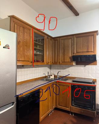 Cucina angolare in legno