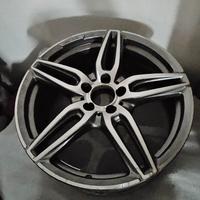 cerchio mercedes amg da 20 pollici da sistemare.