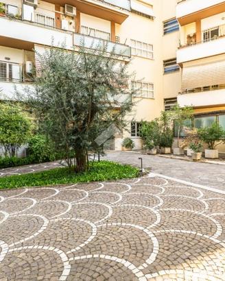 4 LOCALI A ROMA