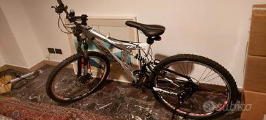 BICI MOUNTAIN BIKE ATALA ARGENTO