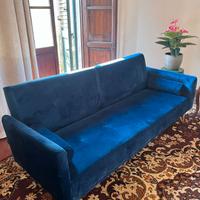 Divano azzurro
