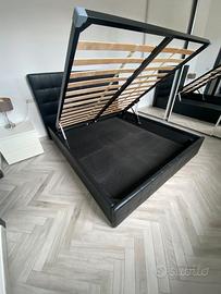 Letto matrimoniale contenitore imbottito