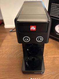 Macchina del caffè Illy