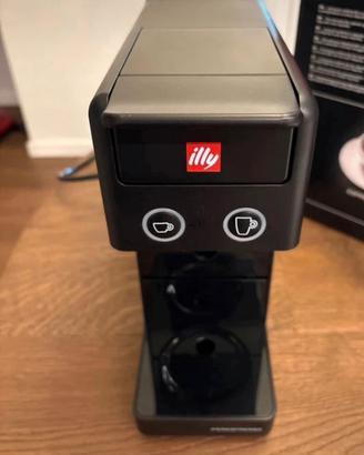 Macchina del caffè Illy