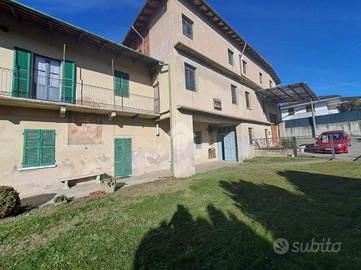 CASA INDIPENDENTE A MOMO