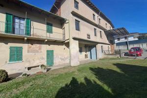 CASA INDIPENDENTE A MOMO