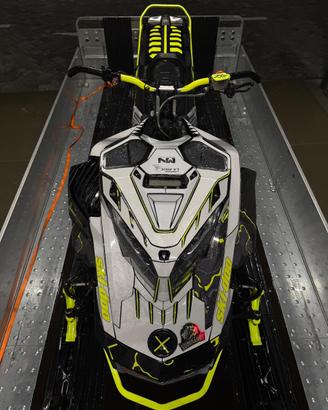 Motoslitta ski doo turbo
