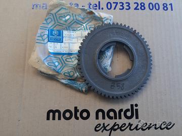 Ingranaggio 1° velocita' piaggio vespa 50/125