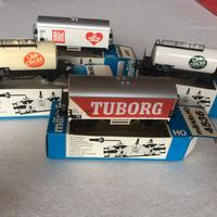 4 vagoni, 2 merci + due carri botti Marklin