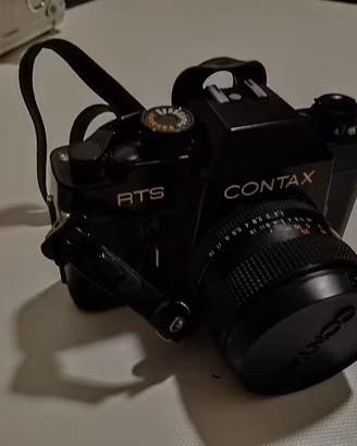 Contax RTS + Carl Zeiss Planar 50mm f/1.4 T\* – Ki