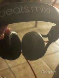 Cuffie con filo beats mixr Ostia antica