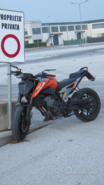 KTM duke 790