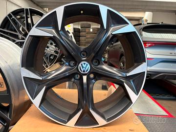 KIT CERCHI E GOMME VOLKSWAGEN GOLF RAGGIO 19