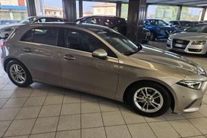 MERCEDES-BENZ A 180 d Automatic Premium