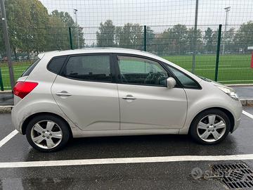 Kia Venga 1.6 CRDi VGT TX  NEOPATENTATI