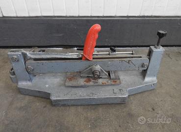 Tagliapiastrelle manuale