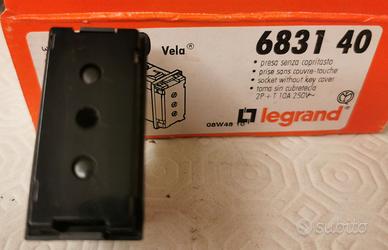 LEGRAND VELA 683140 PRESA10A NUDA 2P+T