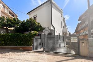 CASA SEMINDIPENDENTE A SPOLTORE