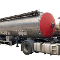 Semirimorchio con cisterna autoportante MAGYAR