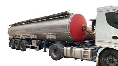 Semirimorchio con cisterna autoportante MAGYAR