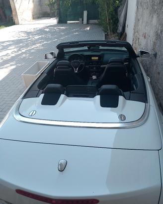 Mercedes cabrio E 220 blue efficiency