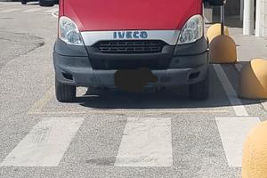   furgone  a metano  .........