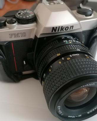 Fotocamera analogica Nikon FM10