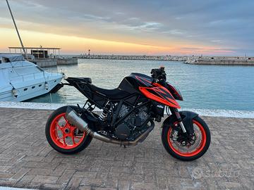 KTM 1290 super duke r