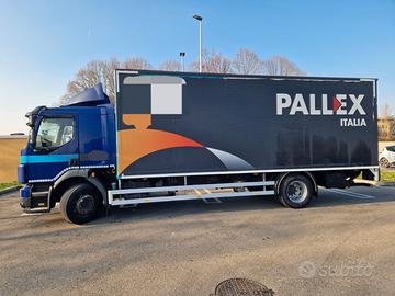 Camion casonato Volvo FL