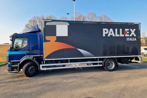 Camion casonato Volvo FL