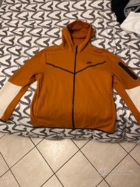 NIKE TECH FLEECE