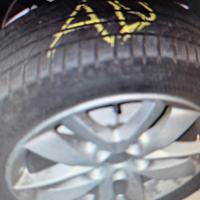4 gomme invernali 215/55 R17 con cerchi Peugeot da