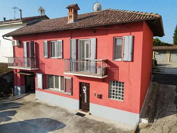 Casa indipendente di 160 m² con 5 locali e box aut