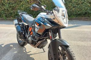 MOTO  KTM 1190 Super adventure r