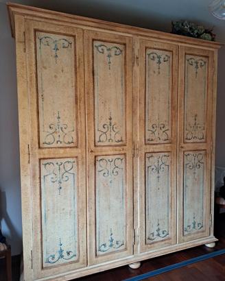 Armadio in legno