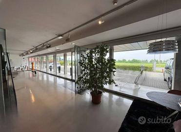 Immobile di 540 m² con 2 locali a Lurano