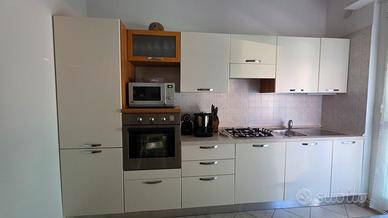 Cucina lineare moderna
