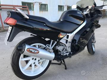 Honda VFR 750 del 1992 tagliandata e revisionata