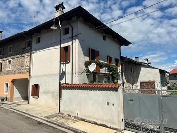 CASA IN LINEA CON GIARDINO
