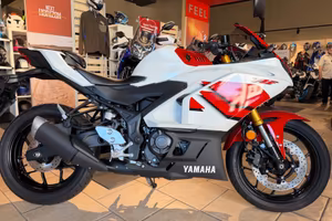 Yamaha YZF R3 Anniversary