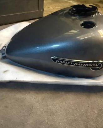Serbatoio nuovo mai usato harley davidson