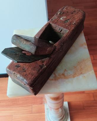 Pialla a mano in legno