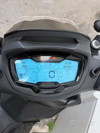 PIAGGIO BEVERLY 300 – NERO OPACO – 8.700 KM