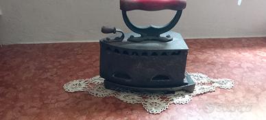 antico ferro da stiro cinese 