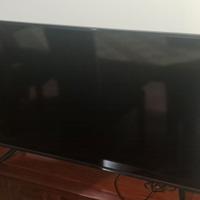 Televisore Smart Akai 50" come nuovo.