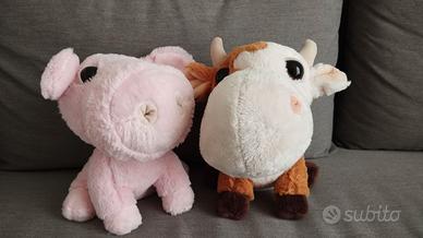 Coppia di peluche animali della fattoria
