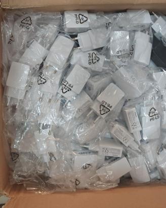 Stock di caricatore batterie