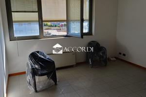 RIF.LLE2-UFFICIO AL PRIMO PIANO