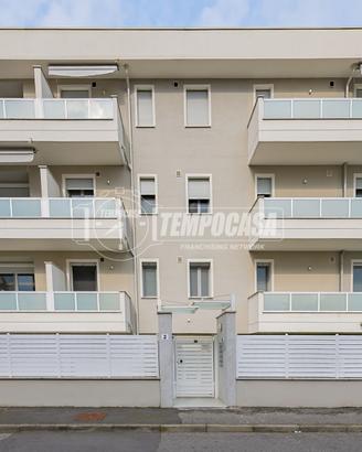 MERAVIGLIOSO TRE LOCALI CON DOPPI SERVIZI IN CONDO