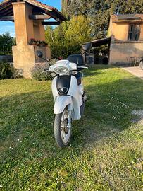 APRILA Scarabeo 50cc  4tempi